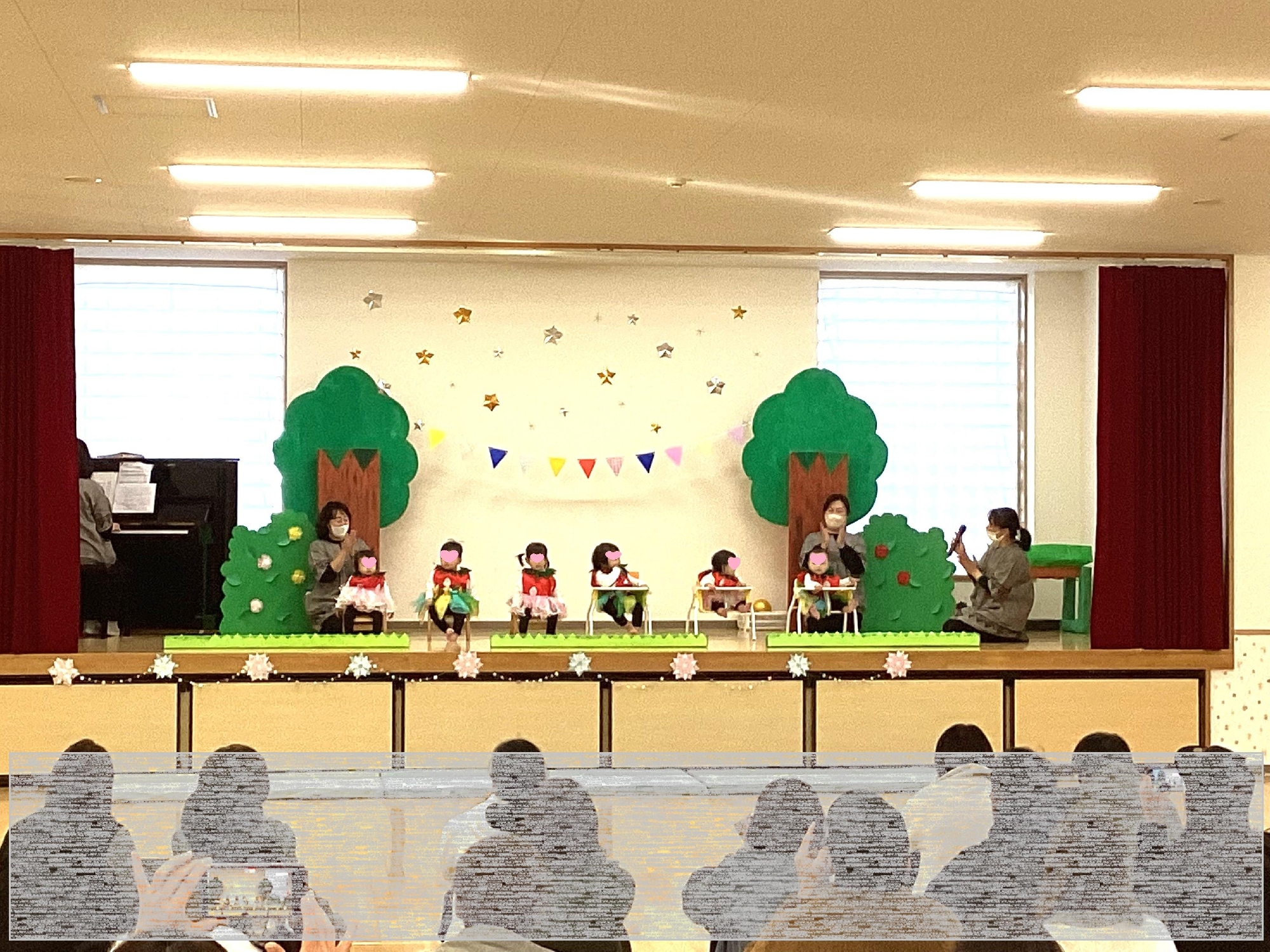 クリスマス発表会【いちご組🍓０歳・もも組🍑１歳】